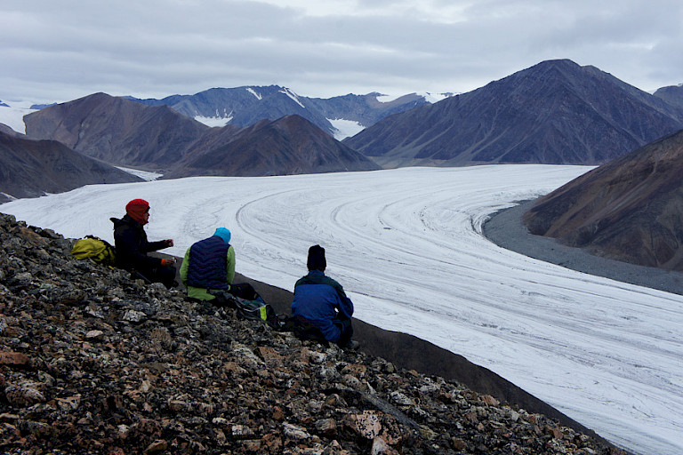 Het Sirmilik NP herbergt vele gletsjers.