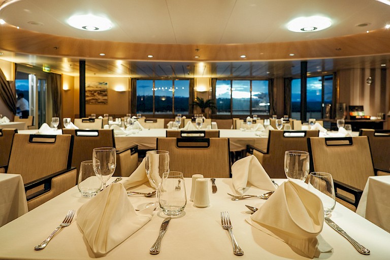 Bistro, Heritage Adventurer.