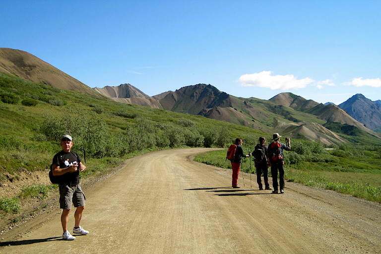 Wandelen door de uitgestrekte berggebieden.