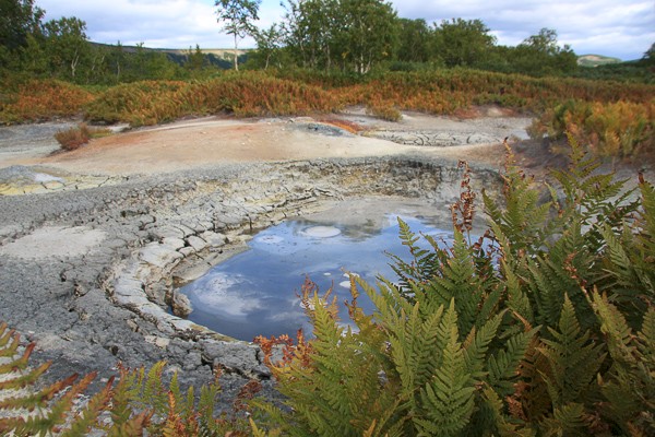 Modderpot in de Uzonkrater.