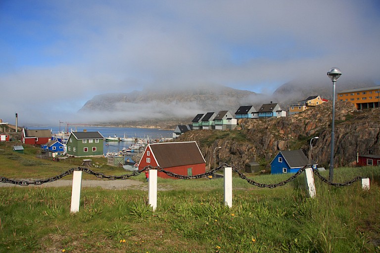 Uitzicht op de haven van Sisimiut.