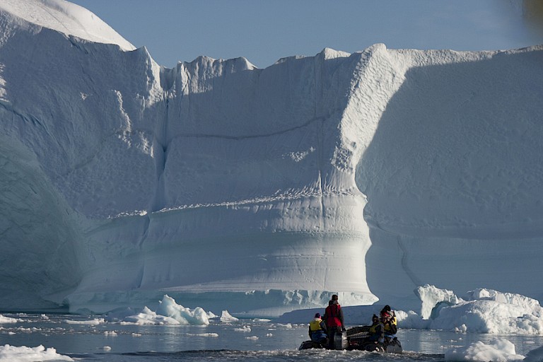 Immense ijsbergen in de Antarctic Sound