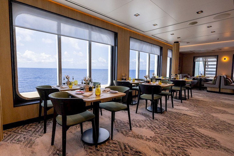 Club Lounge