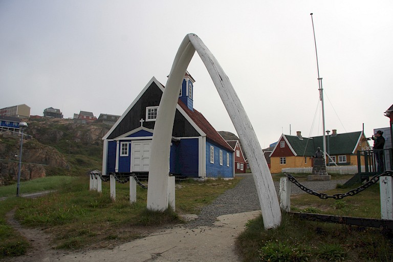 Het centrale pleintje in Sisimiut.