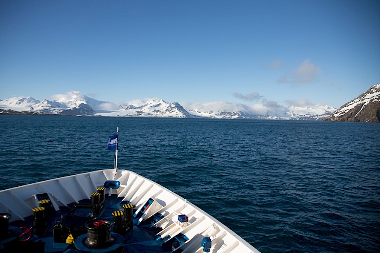Tijdens het varen heeft u prachtig uitzicht op de kustlijn van South Georgia.