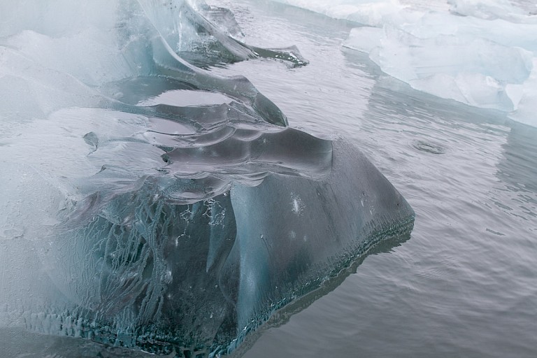 Gletsjerijs bij Sørkapp.