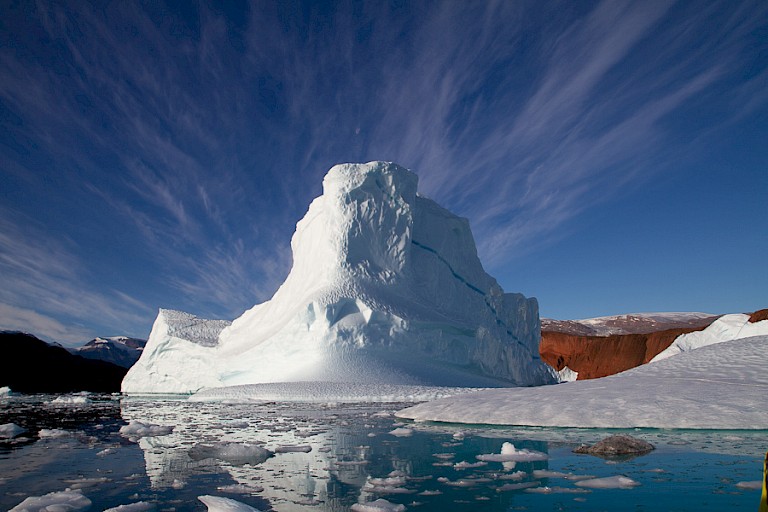 IJsberg in de Scoresby Sund.