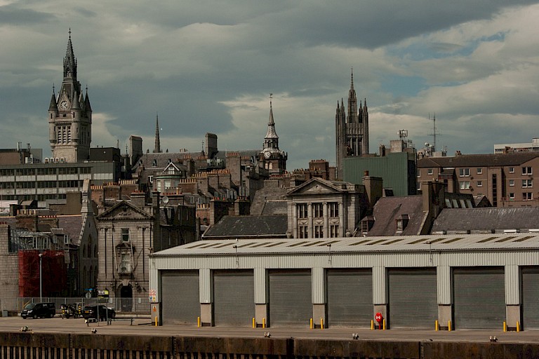 Aberdeen gezien vanuit de haven.