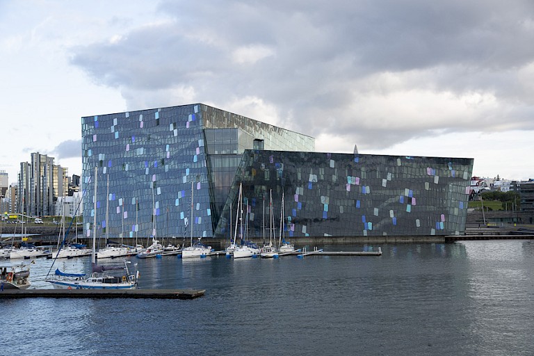 Vertrek vanuit de haven van Reykjavík