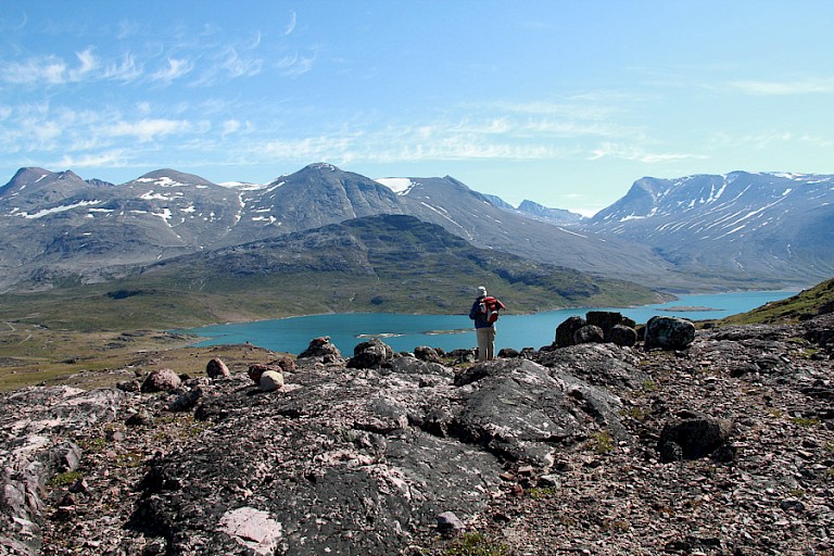 Het weidse berglandschap van Zuid-Groenland