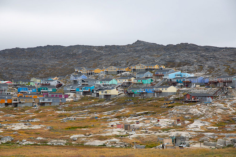 Upernavik, een van de kleurrijke nederzetting aan de noordwestkust van Groenland.