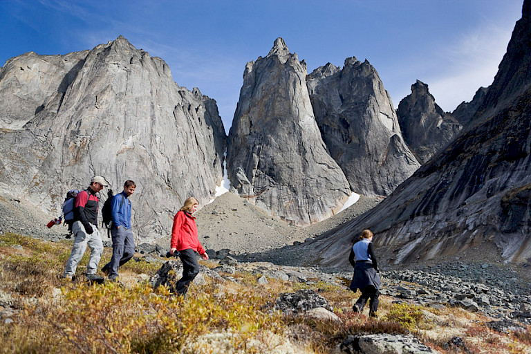 Wandelen in het Tombstone NP, Foto: Tourism Yukon.