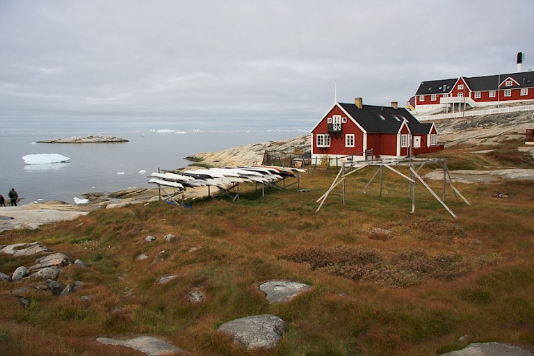 Huizen aan de Diskobaai in Ilulissat.
