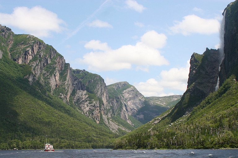 Het indrukwekkende fjordenlandschap van Gros Morne NP.