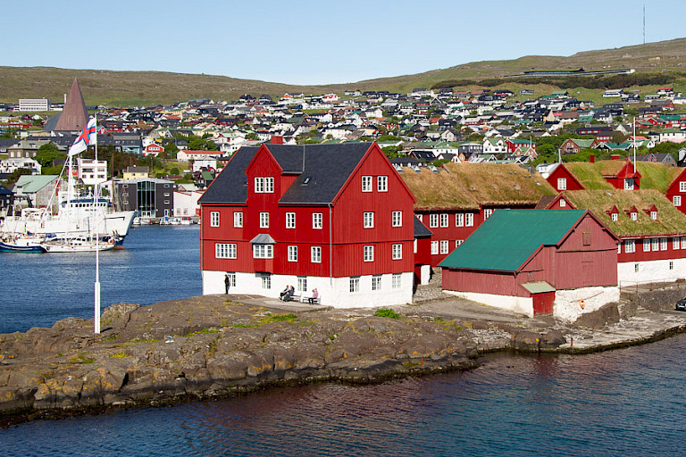 Tórshavn, het governementsgebouw Tinganes.