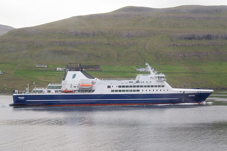 Ferry van Tórshavn naar Suðeroy.