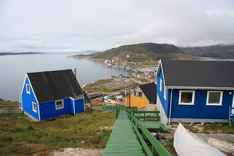 Trappenstelsel in Qaqortoq, Zuid-Groenland.