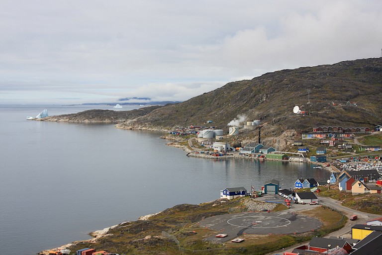 Uitzicht op Qaqortoq vanaf de heuvel.