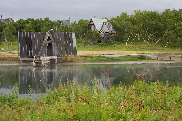 Door de geothermische activiteit van de Choduktavulkaan kun je hier een warm, soms heet bad nemen in de rivier.