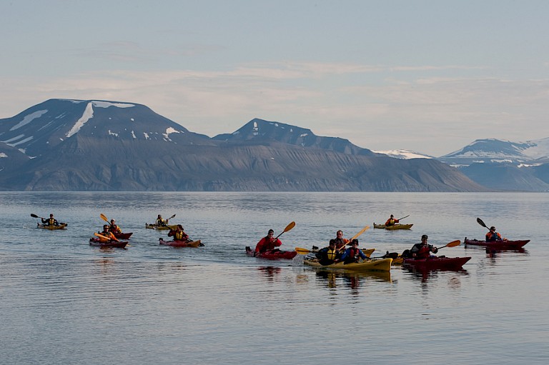 Kajakken over Adventfjorden.