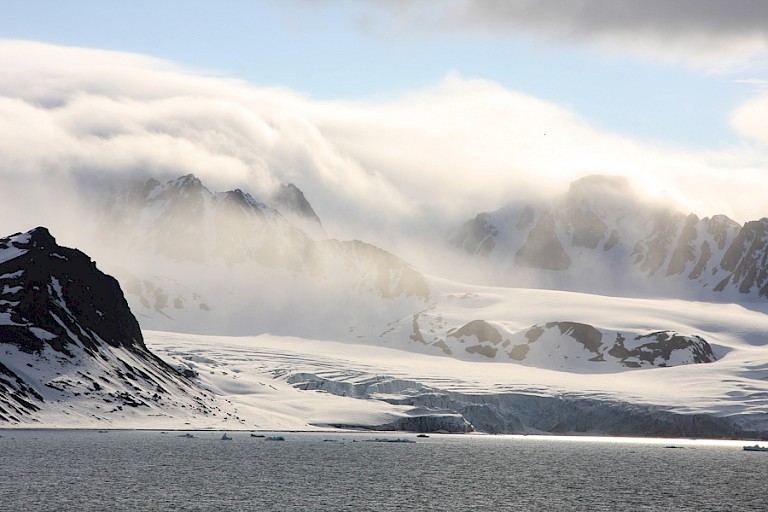 Lilliehöökbreen, in de noordelijke arm van de Krossfjord, Spitsbergen.