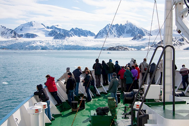 Het prachtige landschap rond de Lillehöökbreen, Krossfjord Spitsbergen.
