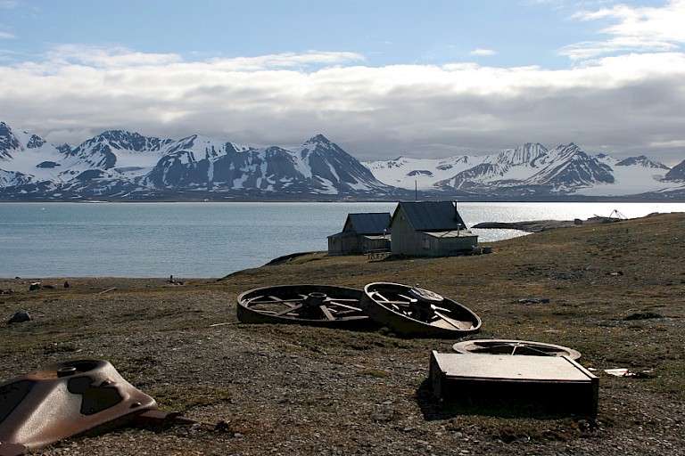 Wandeling bij Camp Mansfield op Blomstrandhalvøya.