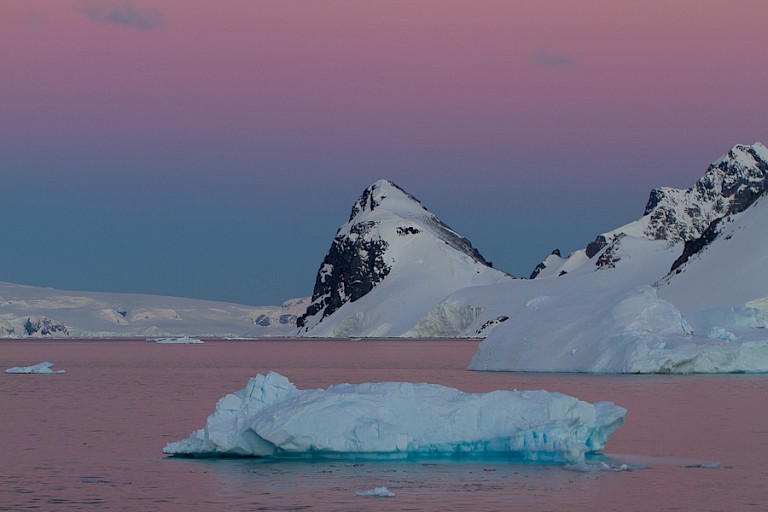 Wie lang op wil blijven, kan deze mooie avondkleuring zien.