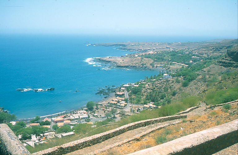 Uitzicht op Praia, de hoofdstad van de Kaapverdische eilanden.