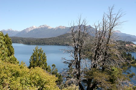 Uitkijk over de meren. Bariloche en het merengebied Argentinië.