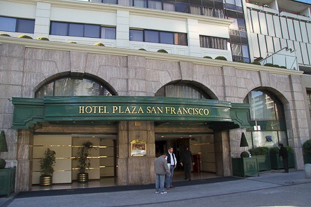 Hotel Plaza San Francisco in het oude centrum van Santiago de Chile.