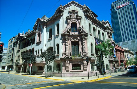 Koloniale gebouwen in de binnenstad van Santiago de Chile.